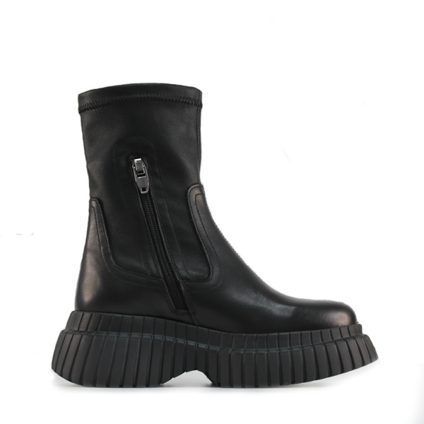 BOOTS, 38